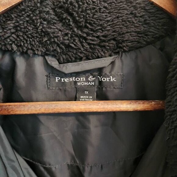PRESTON and York Black Long Puffer Coat with Faux Fur Hood Plus Size 1X - Picture 5 of 6